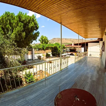 Meraki House *